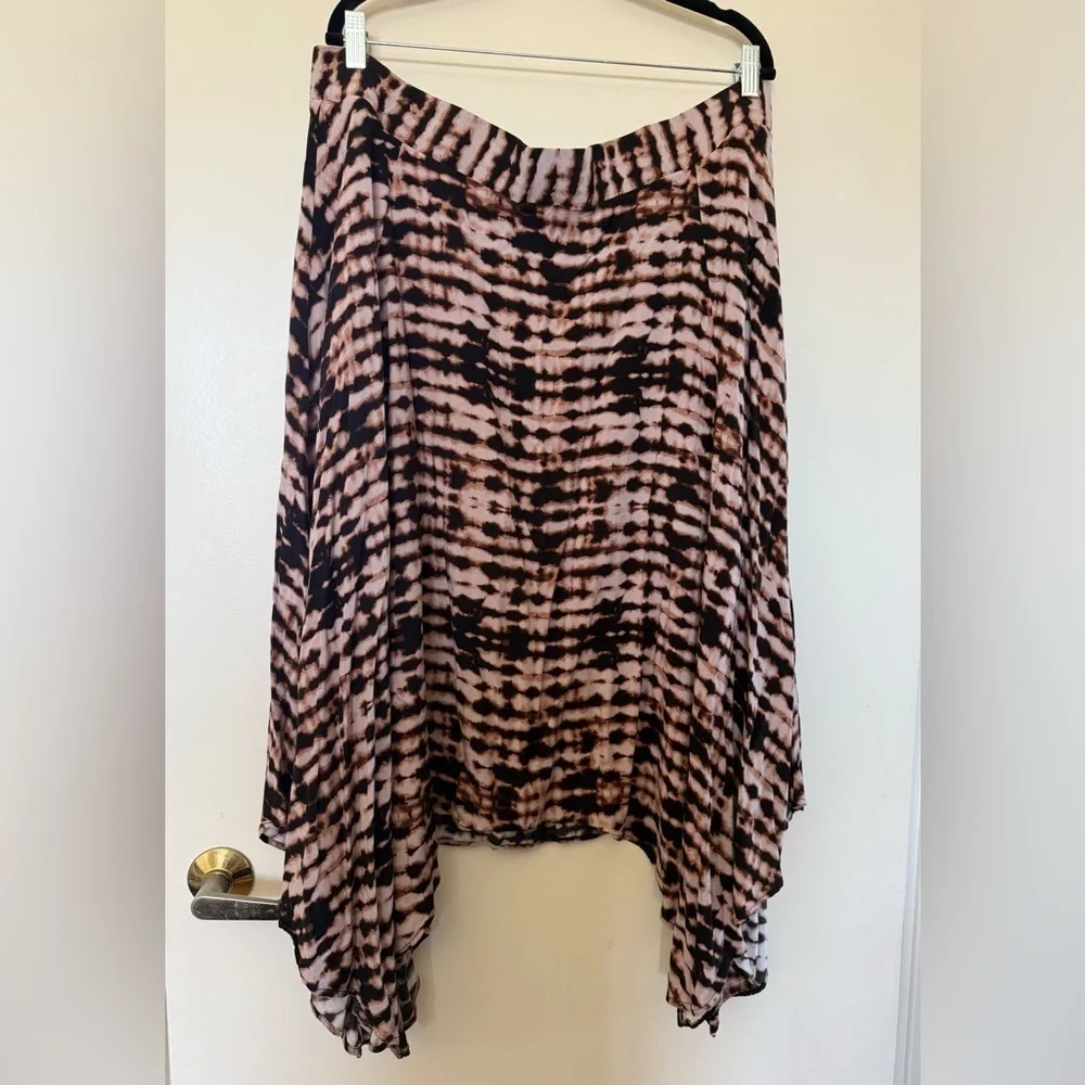 Torrid Challis Shark Bite Print Midi Skirt in Size 3